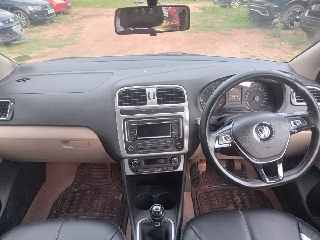 Volkswagen Polo(2014-2015) Highline 1.2l P